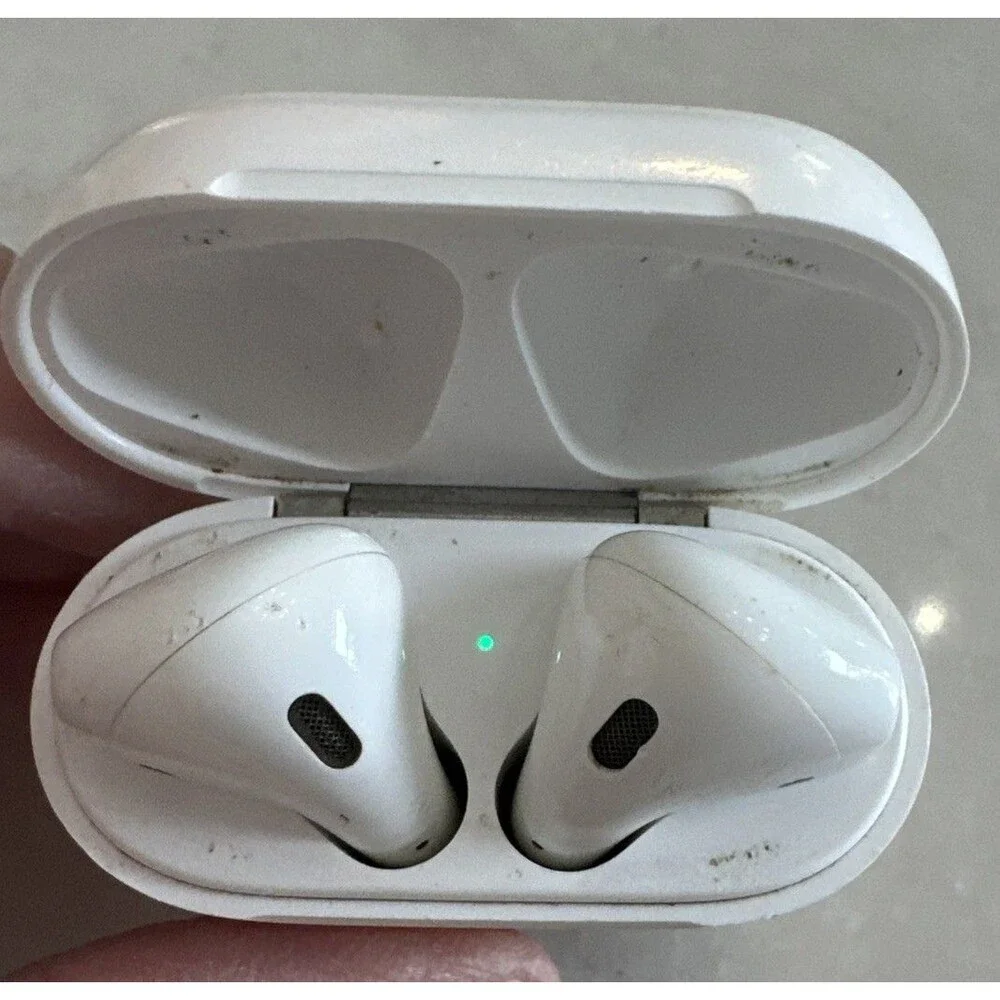 Apple AirPods 1st Generation In-Ear Headsets with Charging Case White Tested